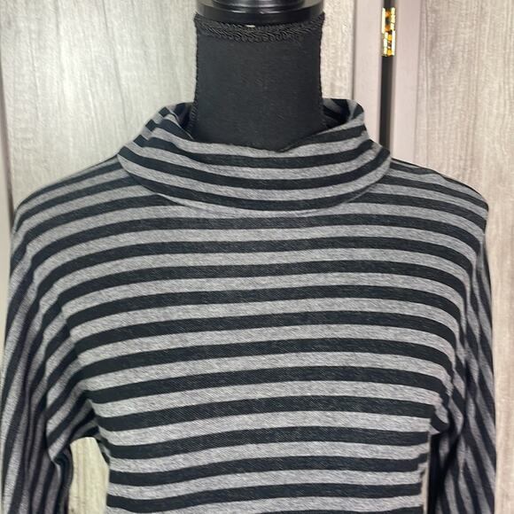 Talbots black/gray striped 3/4 sleeve turtleneck top women's P - Picture 2 of 12